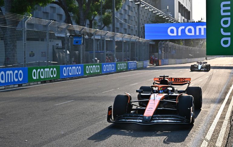 Oscar Piastri surgió en la Academia de Alpine, que le tenía considerado como su piloto titular para la temporada 2023, pero finalmente desmintió esto y terminó firmando para McLaren. AFP / ARCHIVO