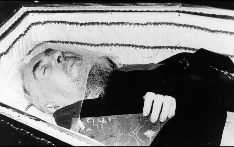 De acuerdo a sus biografías, los estigmas del Padre Pío permanecieron abiertos durante 50 años y desaparecieron tras su muerte, ocurrida el 23 de septiembre de 1968. EL INFORMADOR / ARCHIVO