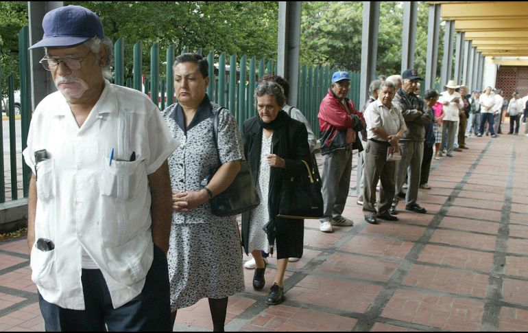 El aguinaldo es el derecho de los trabajadores a recibir una retribución equivalente a un mínimo de 15 días de salario, que a su vez corresponden a un año laborado. EL INFORMADOR / ARCHIVO