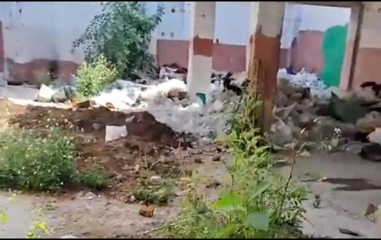 Al llevar a cabo la búsqueda en sitio, se documentó un positivo, es decir un cuerpo que se encontraba enterrado aproximadamente a dos metros de profundidad y estaba envuelto en bolsas plásticas. CORTESÍA