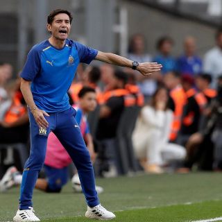 Olympique de Marsella se queda sin DT por presiones de los aficionados