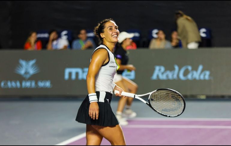 Martina Trevisan saltó a la cancha como víctima ante Ons Jabeur, pero se fue ganando la simpatía del público y su pase a cuartos de final. EL INFORMADOR/A. Navarro