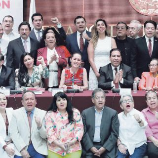 Se reúnen senadores de Morena y aliados con Claudia Sheinbaum