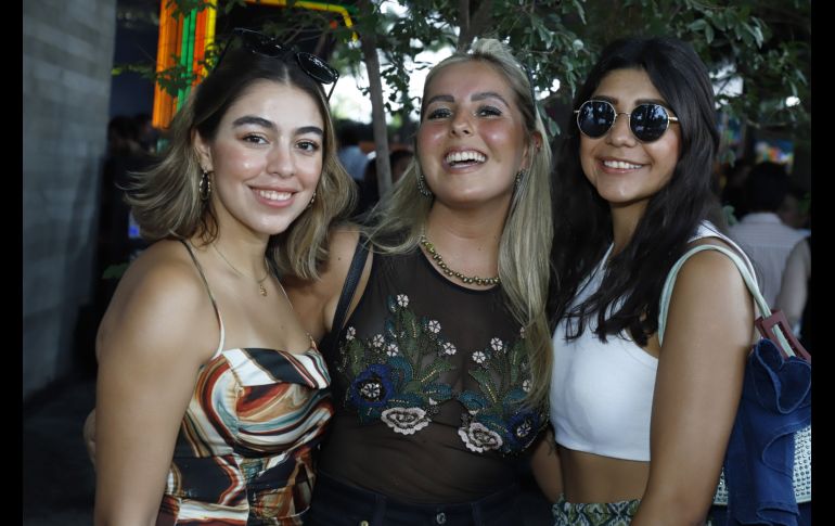 Alex Vargas y Jesús BuenoCarolina Solís, Clarissa Valenzuela y María José Rodríguez