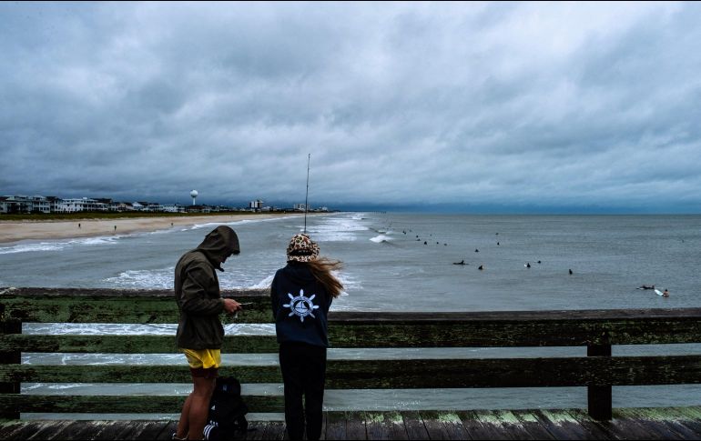 Pese a que los vientos se debilitaron, la tormenta está dejando fuertes lluvias en una extensa franja de estados de EU, incluidos Virginia, Maryland, Delaware, Nueva Jersey y Nueva York. AFP / E. Hoagland