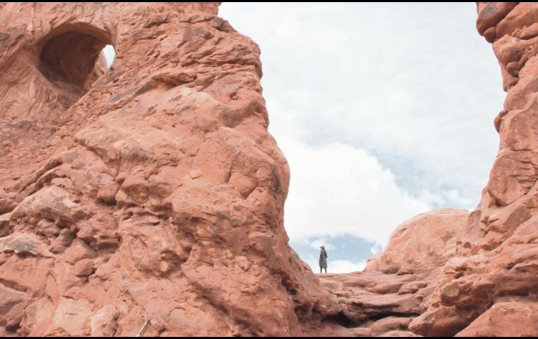 En la serie “Tiny People” se contrasta el paisaje con las personas. ESPECIAL