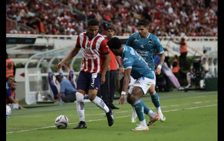 Ahora Chivas visitará a Toluca el fin de semana, y lo hará con la pésima estadística de haber perdido cuatro de sus últimos cinco partidos. EL INFORMADOR / H. Figueroa