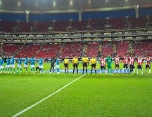 En este duelo las Chivas cayeron por 3-0 en la cancha, y de esta manera el cuadro tapatío sufrió su cuarta derrota del torneo. IMAGO7
