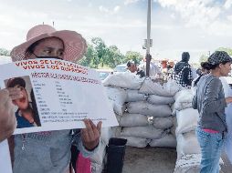 Ayer continuaron los bloqueos sobre la carretera Zacatecas-Villanueva. EL UNIVERSAL