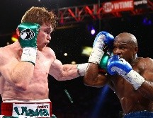 El pugilista de Jalisco vivió una de las noches más difíciles de su vida en aquel 2013 donde cayó por primera vez en su carrera como pugilista profesional. AFP / ARCHIVO