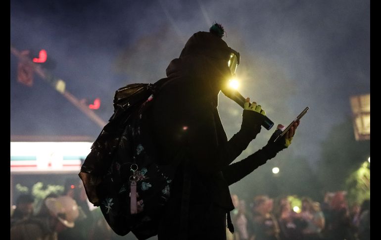 Cientos de mujeres en Guadalajara se reunieron este jueves desde las 16:00 horas para manifestarse en el marco del 28S. EL INFORMADOR/ H. Figueroa.