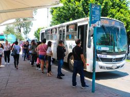 En la ciudad existen 27 rutas con esta función; 15 se concentran en el Macrobús de la calzada Independencia. EL INFORMADOR/A. Navarro