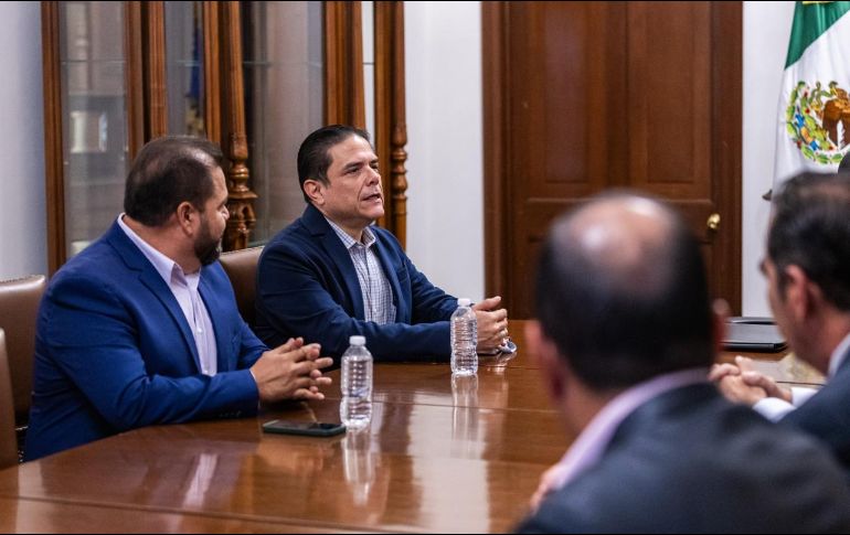 Ávila Barrientos (der) se desempeñaba como Encargado de Despacho de la Comisión de Búsqueda de Personas Desaparecidas tras la salida de Francelia Hernández en junio de 2022. ESPECIAL