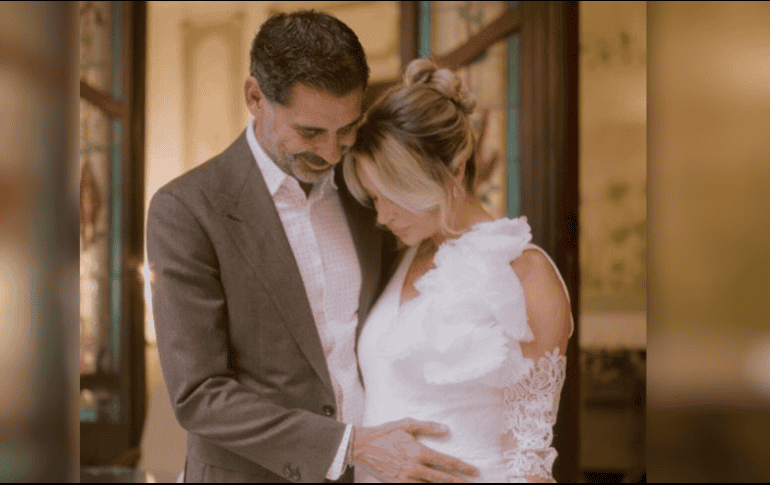 La ceremonia se realizó con muy pocas personas en Casa de Pedro Loza. ESPECIAL/Instagram @fernandohierro