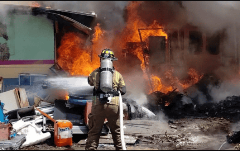 Unidades de Guardia Civil, Policía Morelia, Protección Civil Municipal, Protección Civil Estatal se movilizaron para contener el fuego. ESPECIAL/ Protección Civil.