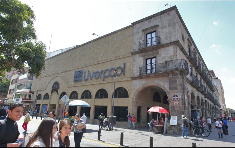 Durante la venta nocturna, la cadena de tiendas departamentales lanza diversas promociones. EL INFORMADOR/ ARCHIVO.