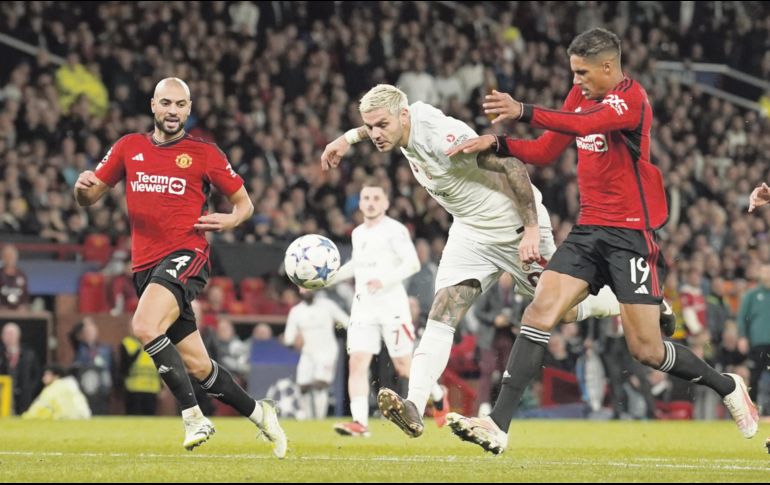 Mauro Icardi se encargó de propinarle su sexta derrota en 10 partidos al ManU. AP