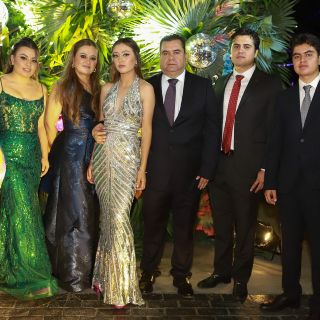 Frida Sofía festeja sus XV años