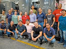 Equipo comprometido. La plantilla combina el talento de jóvenes con la guía de experimentados integrantes de la industria editorial. EL INFORMADOR/A. Navarro