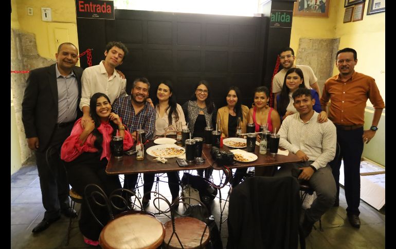 El convivio fue ameno, ya que todas las personas que integran EL INFORMADOR se hicieron presentes para celebrar un nuevo aniversario del diario que ha documentado múltiples hechos de trascendencia de Jalisco. EL INFOMADOR / A. Navarro