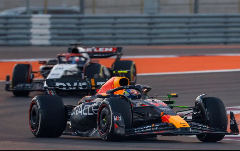 SERGIO PÉREZ. El de este viernes es el único entrenamiento libre para el GP de Qatar 2023, que contará con carrera al sprint. AFP / K. Jaafar