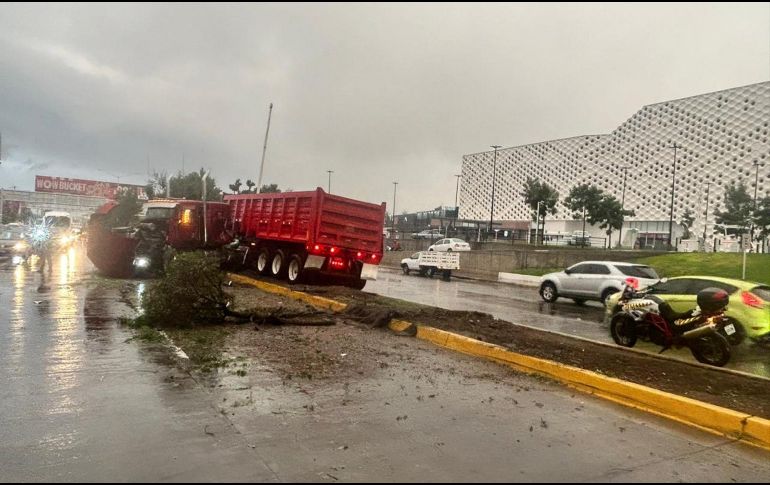 Al corte de las 10:00 horas la carga vehícular continuaba. ESPECIAL / POLICÍA VIAL