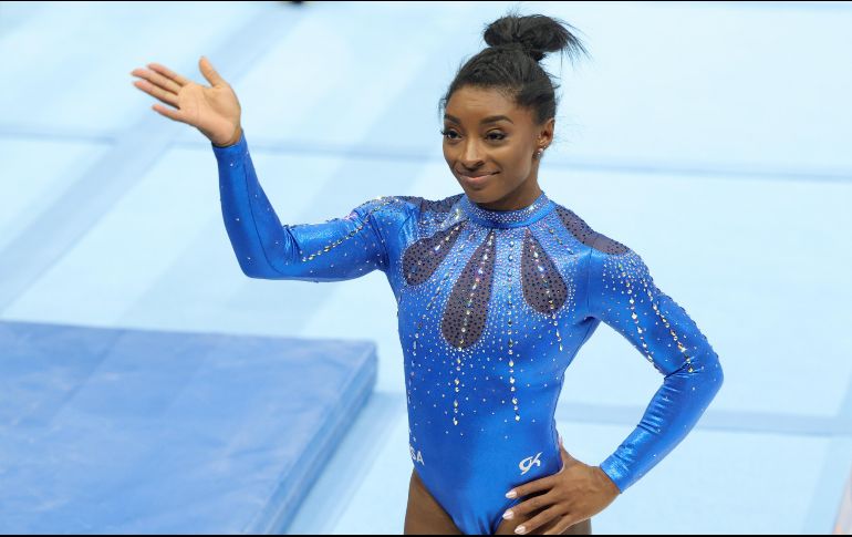 Simone Biles consigue su 27ma medalla y hace historia ganando su 6to All-Around. EFE.