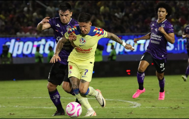 Con goles chilenos, América doblegó al Mazatlán y extendió a 11 su racha de partidos sin derrotas. IMAGO7/E. Reséndiz