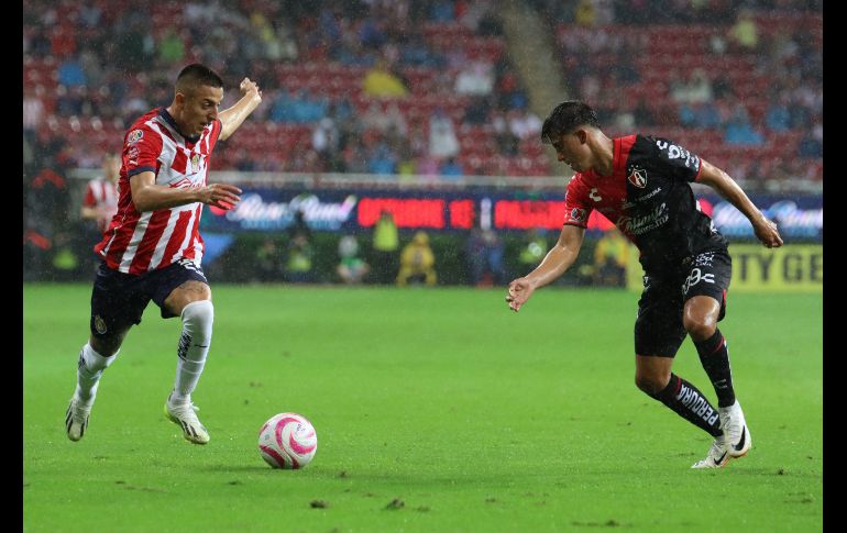 Después de una semana llena de turbulencias y controversias, Chivas celebró con euforia esta importante victoria en el Clásico Tapatío. EL INFORMADOR / H. Figueroa