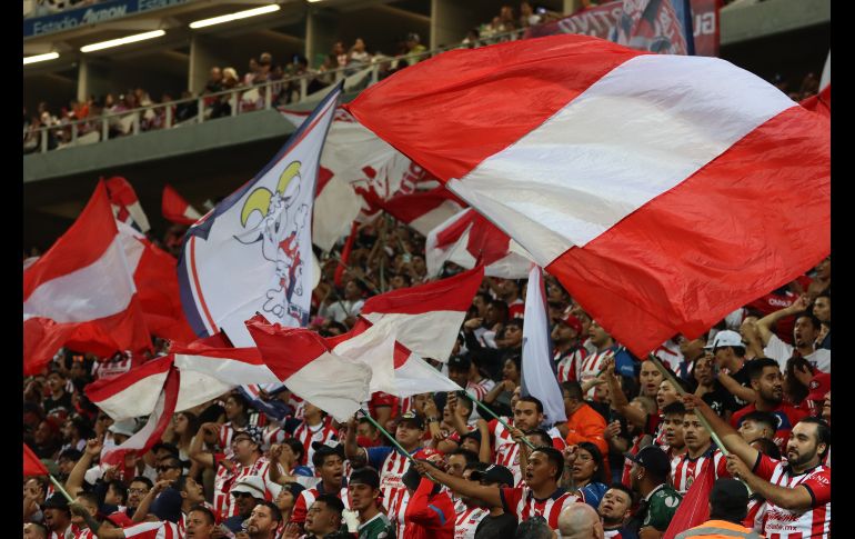 Después de una semana llena de turbulencias y controversias, Chivas celebró con euforia esta importante victoria en el Clásico Tapatío. EL INFORMADOR / H. Figueroa