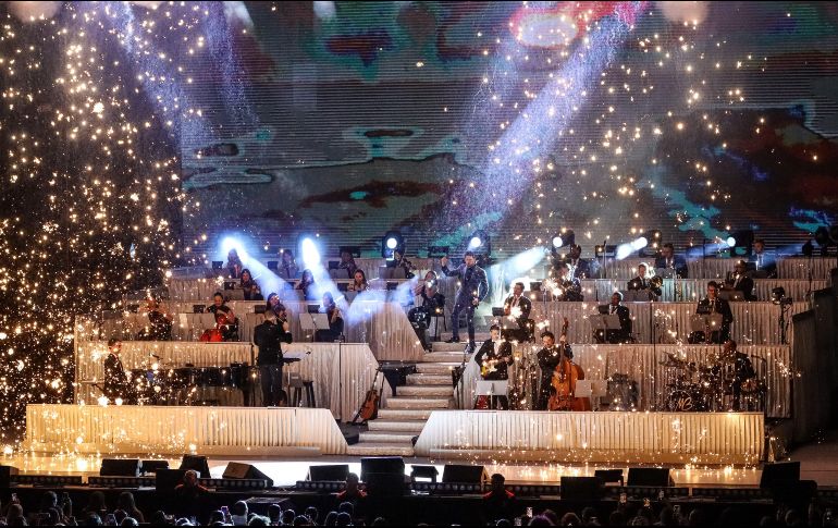 Picardía y una aire de seducción fueron los acompañantes de Michael Bublé, quien logró un recinto con sold out. EL INFORMADOR/ H. Figueroa