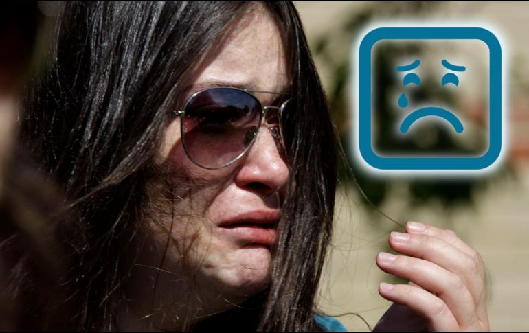 Existe una creencia acerca de que un amigo o familiar puede ayudar a una persona a salir de la depresión, pero no es así. AP / ARCHIVO