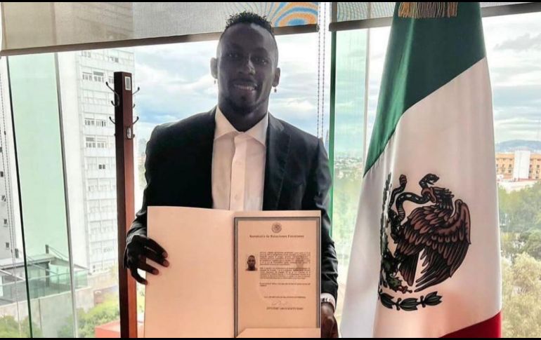 El colombiano Quiñones, quien llegó a México para los Tigres y que militó en Lobos BUAP y Atlas, en donde brilló, ahora espera ser llamado por Jaime Lozano para la Selección Nacional. INSTAGRAM / julianquinones33