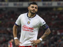 El delantero 10 del Rebaño ha sido criticado fuertemente por gran parte de la afición rojiblanca, pues consideran que Vega viene bajando su nivel futbolístico y que en los partidos importantes no ha aparecido. IMAGO7