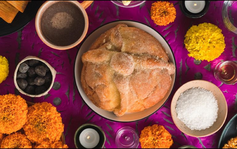 El pan de muerto es uno de los símbolos más representativos del Día de Muertos. G. COVARRUBIAS EN UNSPLASH