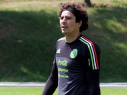 En México las opiniones sobre el Ochoa están divididas, pues algunos consideran que ya no tiene el nivel futbolístico para jugar en el Tricolor y debe dar oportunidad a los jóvenes, mientras que otros lo respaldan y apoyan al guardameta. SUN