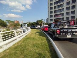 En el marco del Operativo Sin Fronteras, el C5 de Guadalajara y Zapopan recibieron un reporte de un vehículo Ford Focus en color rojo que había sido reportado en varias afectaciones a una tienda de conveniencia en Zapopan, Guadalajara y Tlaquepaque. ESPECIAL