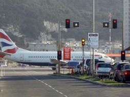 Conoce algunos de los aeropuertos más peligrosos del mundo. Aeropuerto de Gibraltar - Reino Unido. ESPECIAL / PINTEREST @siusalukialum