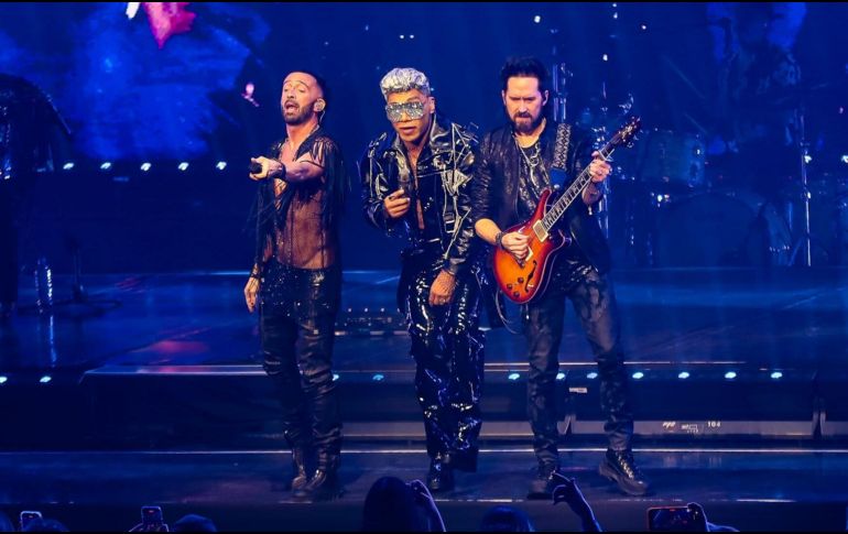 Camila cantó todos sus éxitos en el recinto tapatío. EL INFORMADOR/A. Navarro