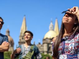 Tapatíos disfrutan eclipse