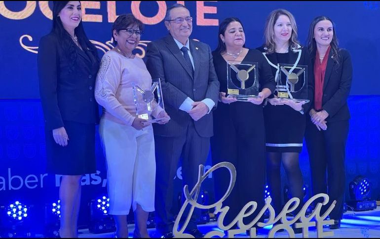 Se entregaron reconocimientos en tres categorías: Labor social, Labor Empresarial y Trayectoria Profesional. ESPECIAL.