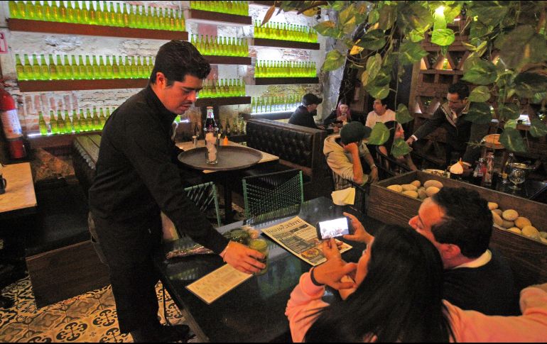 Mario Ávalos, presidente de Canirac, comentó que es muy importante la capacitación de los meseros. EL INFORMADOR / ARCHIVO