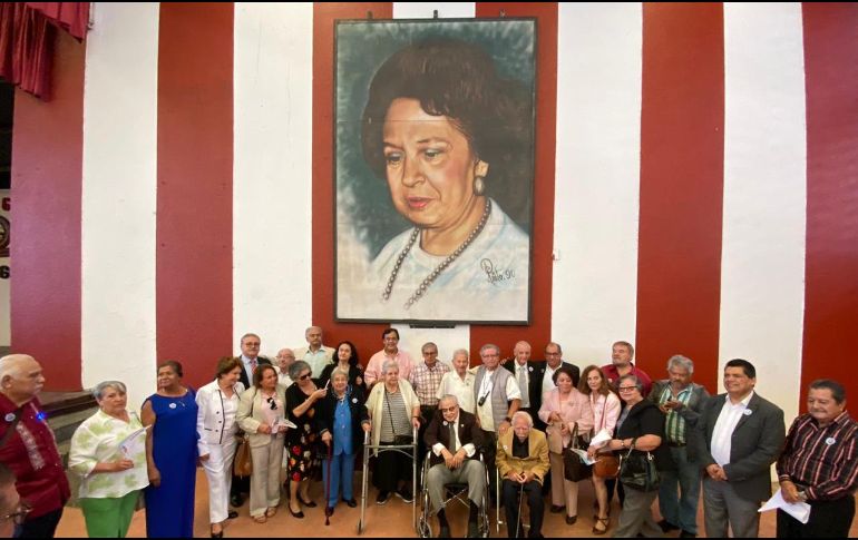 El plantel colocó una magna imagen de la profesora Idolina Gaona Ruíz de Cosío, una de las fundadoras de la escuela, además, el plantel tiene su nombre desde 1990. ESPECIAL