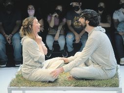 Regina Blandón y Xavier García, en una escena de “Pulmones”. CORTESÍA