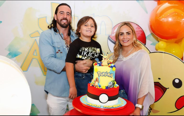 Toño Martínez Gallardo, Juan Álvaro Martínez Gallardo Navarro y Karen Navarro. GENTE BIEN / CLAUDIO JIMENO