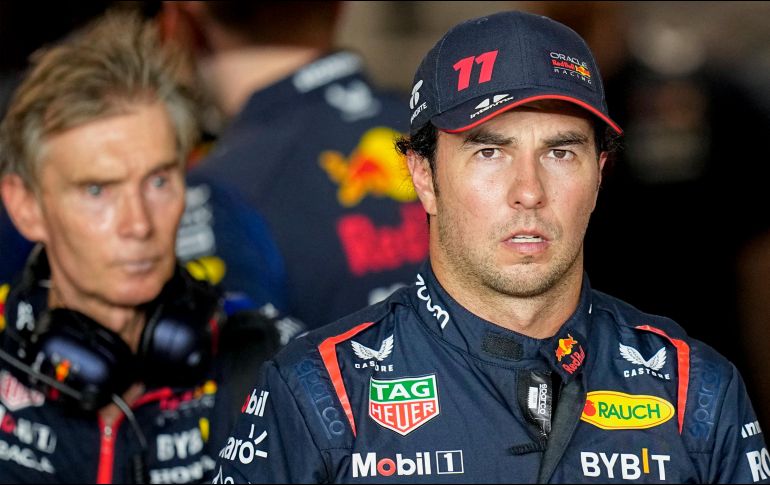 Las últimas semanas se ha rumorado que pese a tener contrato para 2024, Checo Pérez podría salir a finales de la actual temporada de Red Bull por su rendimiento. AFP / ARCHIVO