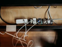 Desconectar los aparatos no utilizados podrán ahorrarte un buen dinero, por eso te compartimos una tabla de la empresa Selectra, que se enfoca en comparar tarifas de servicios, en donde nos dice que uno puede ahorrar entre 200 y 800 pesos. Pixabay