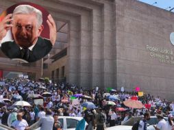 ''Es una marcha para mantener privilegios y corrupción, da pena ajena. A los trabajadores del PJ, no se les bajarán sus sueldos, la extinción de recursos va dirigido hacia ''los de arriba'', que perciben 700 mil pesos mensuales'', expresó el Presidente. ESPECIAL / SUN / D. S. Sánchez y EFE