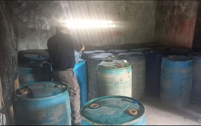 Apenas este miércoles, al FGR Jalisco informó del aseguramiento de 17 mil 959 litros de hidrocarburo, a los que se le suman los recién encontrados. ESPECIAL/ FGR
