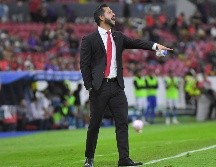 Benjamín Mora hizo caso omiso, tanto a lo que expresó la afición en la tribuna con el grito al unísono de “fuera Mora, fuera Mora”. IMAGO7